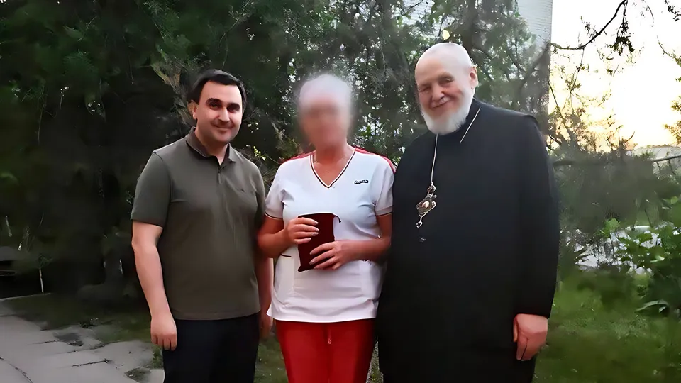 Глава Реутова, военврач Галина и владыка Николай. Фото: администрация г.о. Реутов