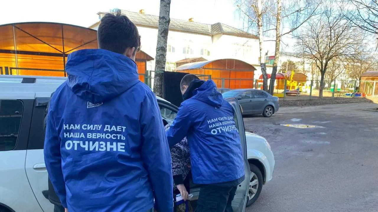 Молодогвардейцы Талдомского округа оказали помощь маме участника СВО
