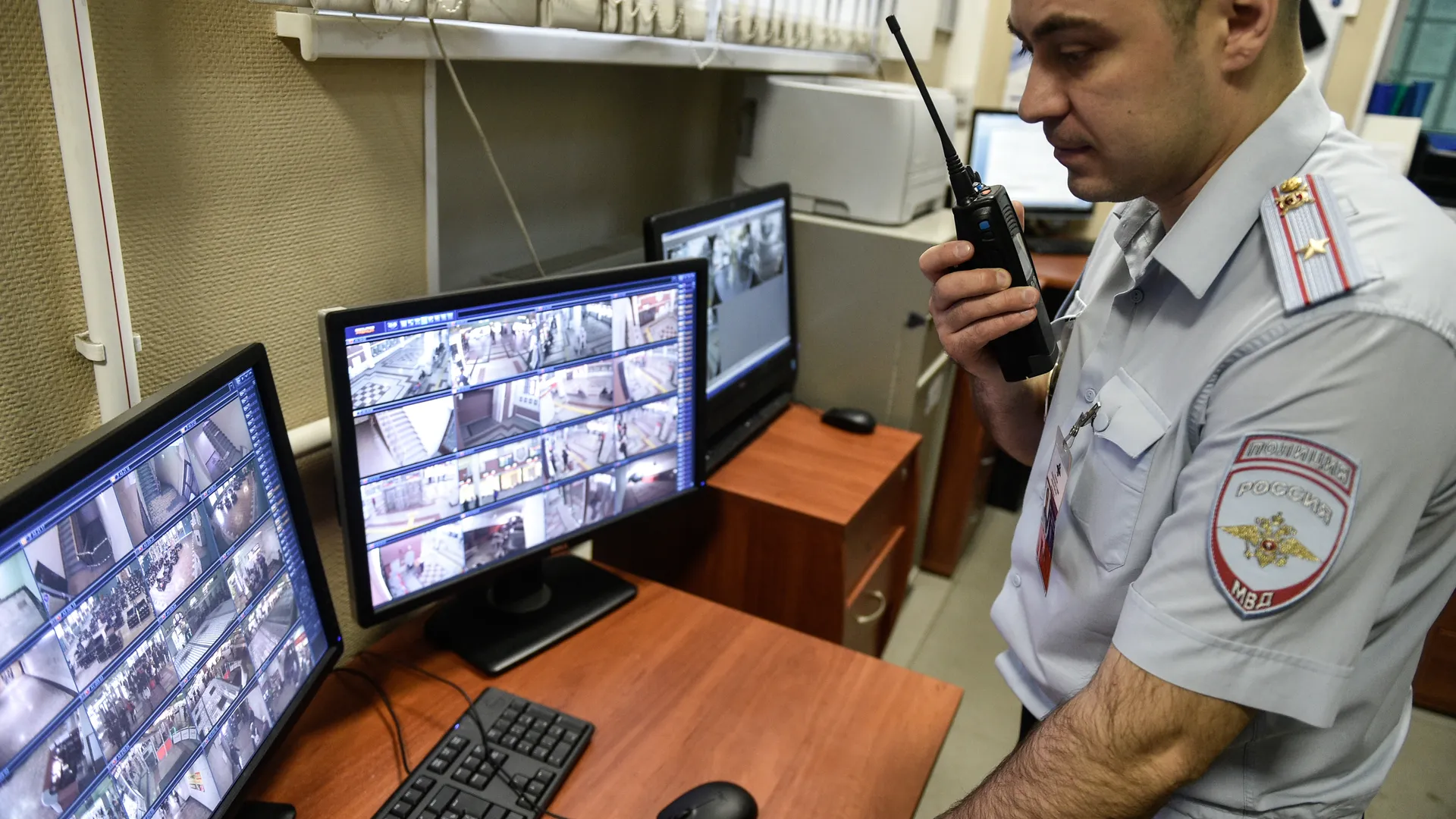 В Магнитогорске продавцы нажали тревожную кнопку из-за мужчины, преследовавшего школьницу