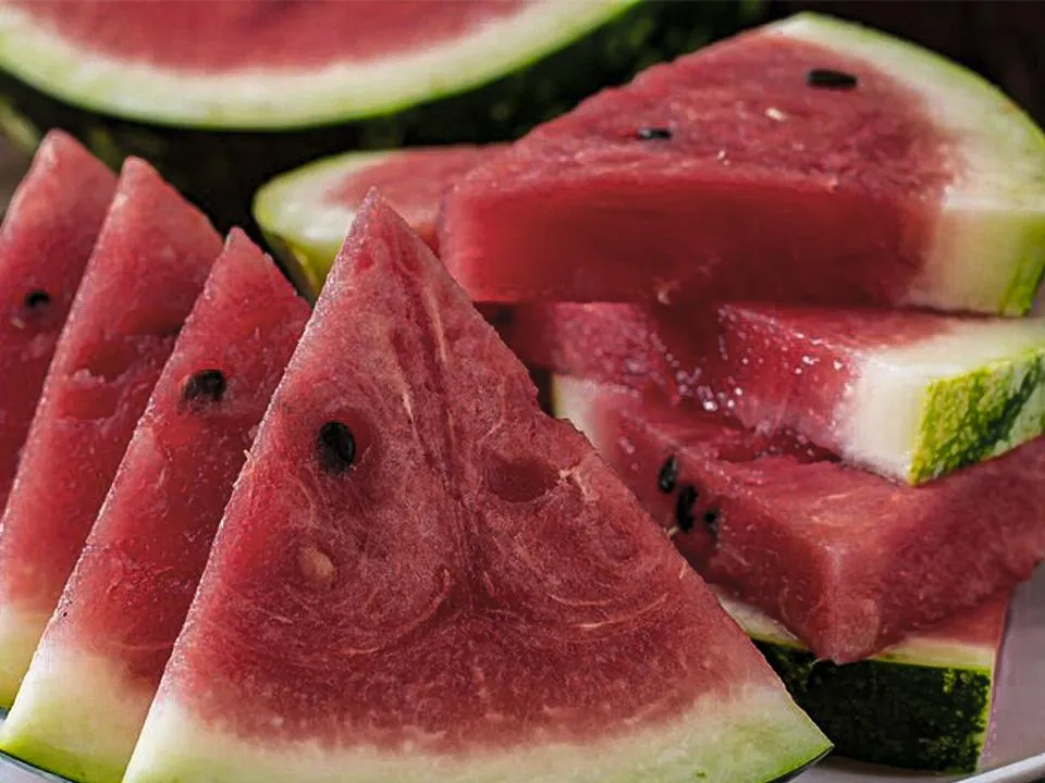 «Будет решаться вопрос о возбуждении уголовного дела»: выяснилось, кто ответит за отравление москвички арбузом