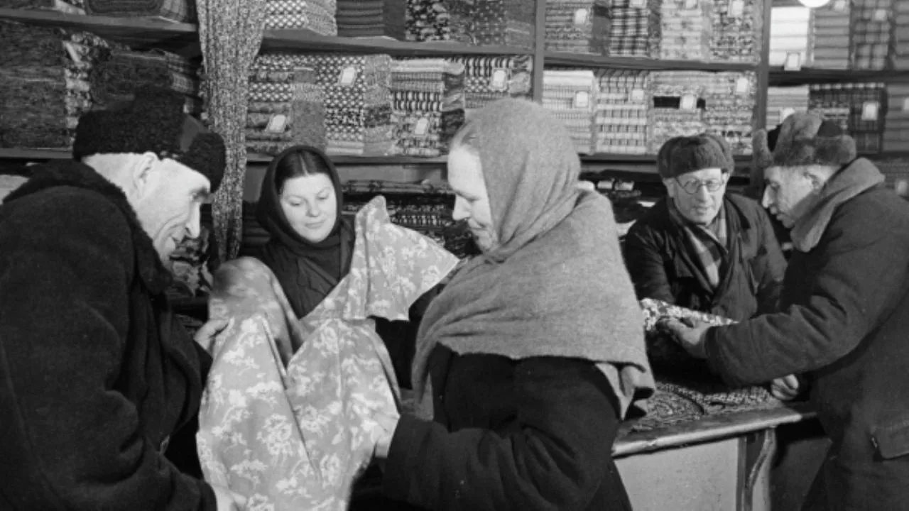 Историки рассказали, как Великая Отечественная война повлияла на женскую моду