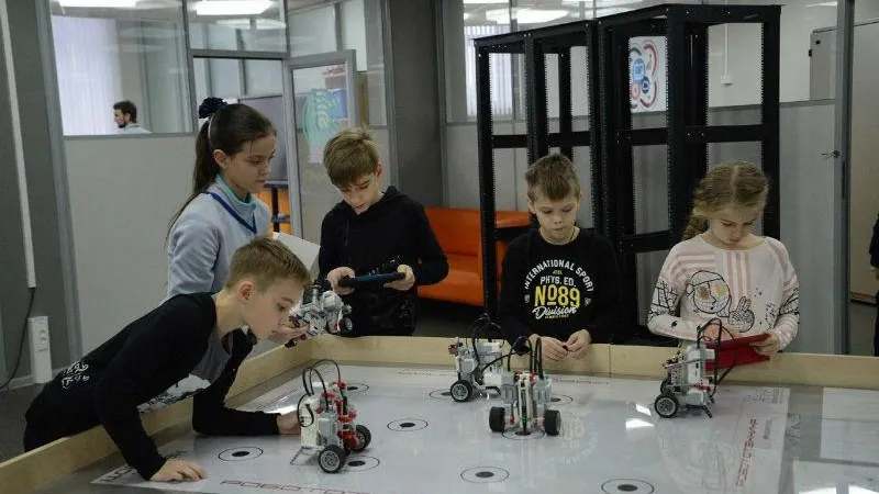 Открытые соревнования по робототехнике «КосмоRobots» прошли в Подмосковье
