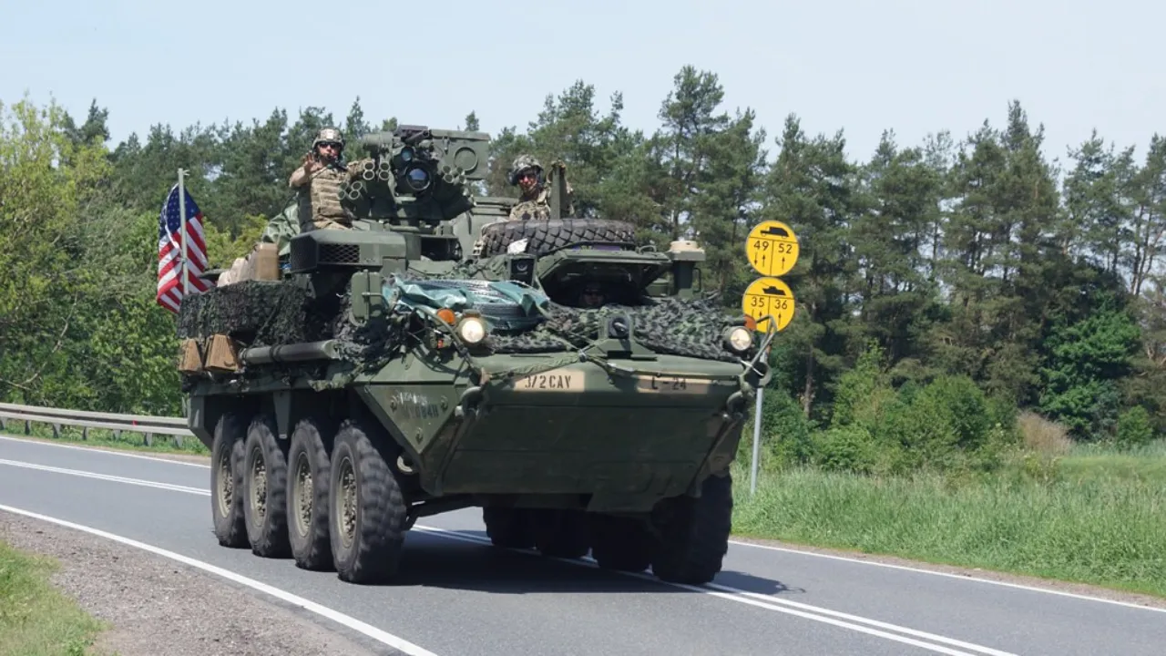Западный эксперт раскрыл цели для бронемашин Stryker в украинской армии