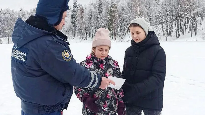 Жителей Подмосковья призвали не кататься на опасных горках