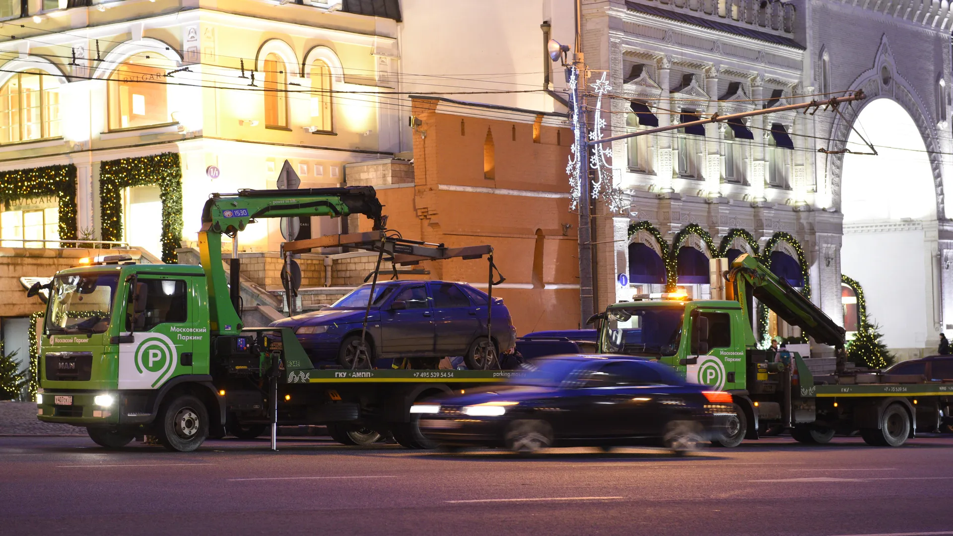 Эвакуатор на Театральном проезде в Москве