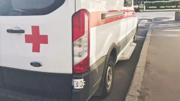 В Петербурге мужчина попал в больницу после сильного удара током