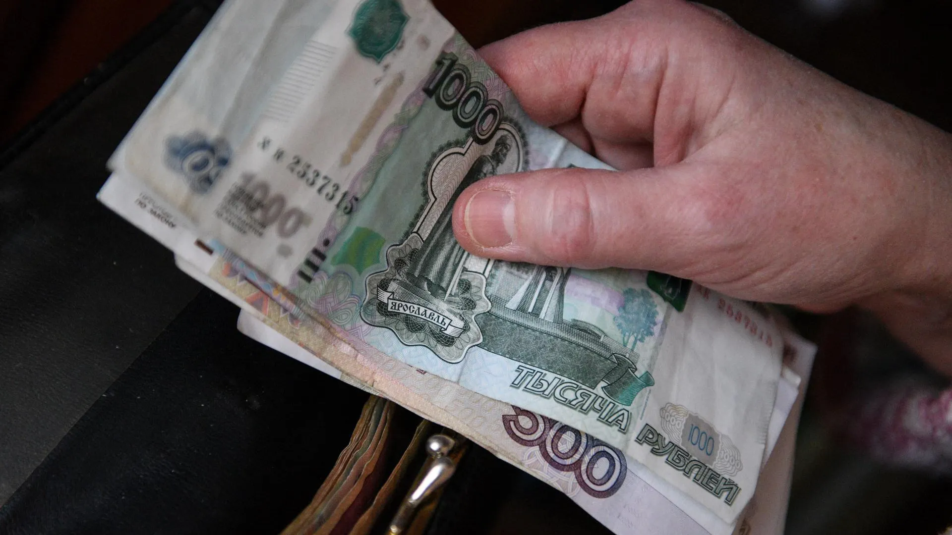В Швейцарии раскрыли, почему наличные стремительно теряют свои позиции