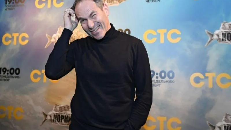 Стало известно, за что телеведущего Михаила Шаца* задержали в Индонезии