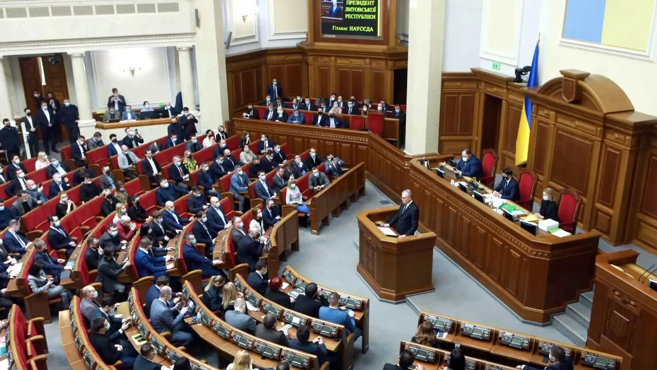 Голосование в Верховной Раде сорвалось из-за отсутствия большинства депутатов от партии Зеленского