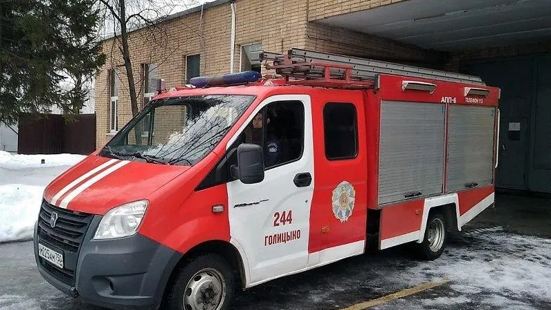 Подмосковные спасатели помогли ребенку, заблокированному в салоне автомобиля   