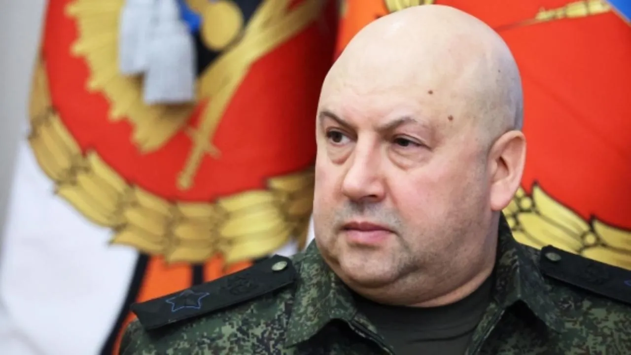 Генерал Суровикин призвал вагнеровцев решать все проблемы мирным путем