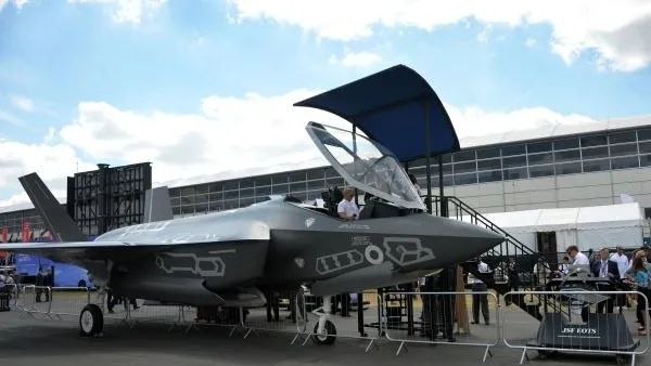 Приложение для знакомств позволило выведать информацию о новейшем истребителе