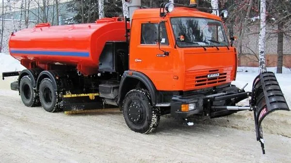 Более 12 тыс км подмосковных дорог обработали реагентами за сутки