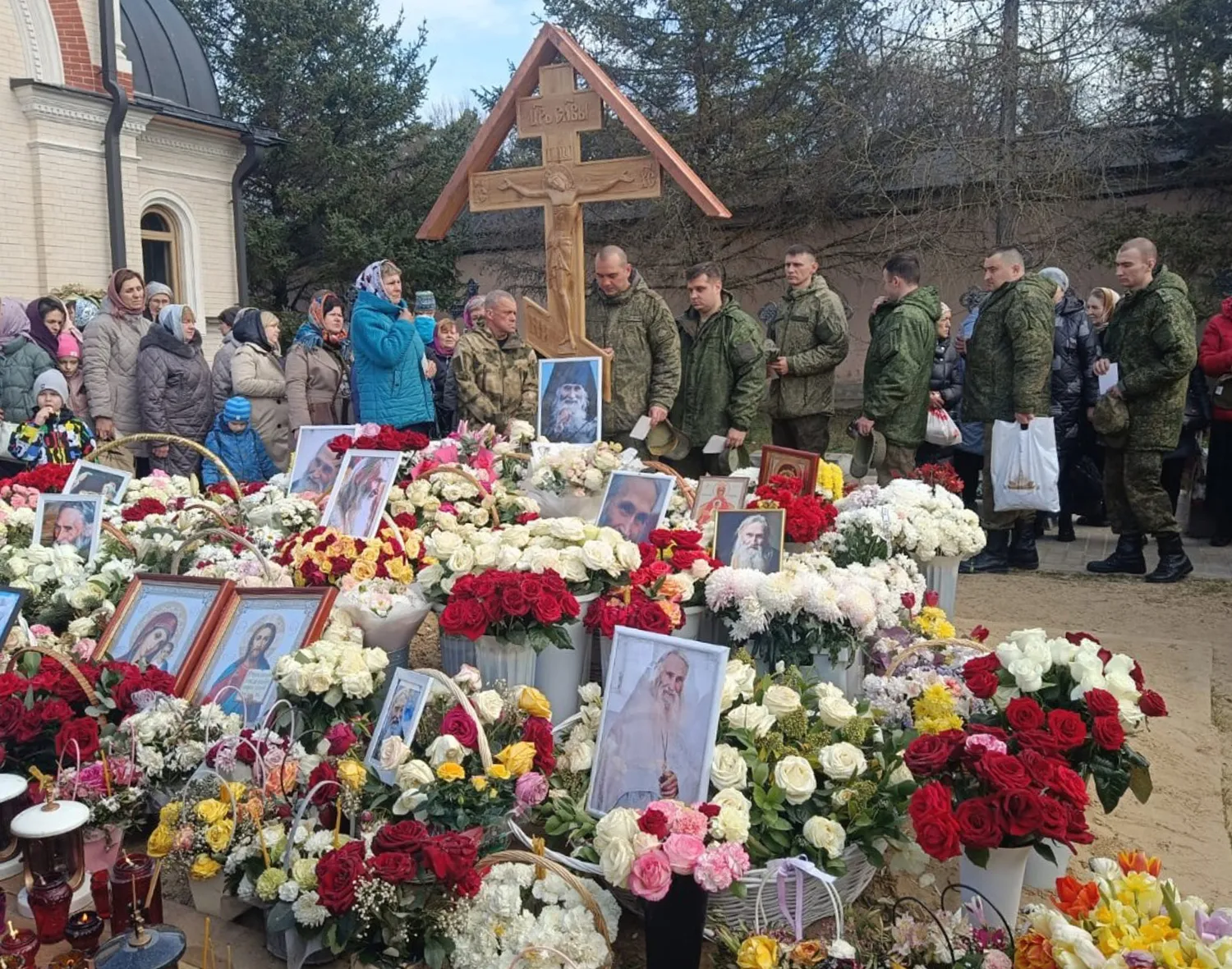 Фото: Успенский храм деревни Рожново