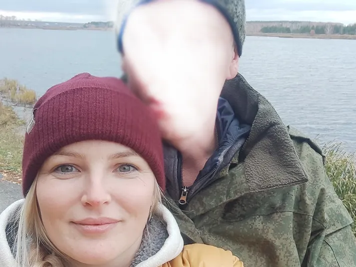 «И на передовой занимается любимым делом»: жена бойца СВО рассказала о службе мужа