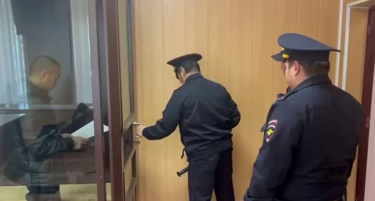 На Чуктоке арестовали рецидивиста за кражу 3 млн рублей со счета участника СВО