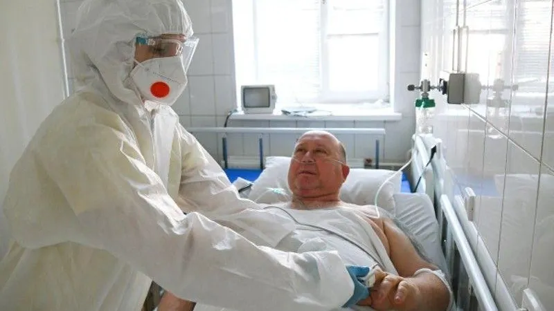 В подмосковных больницах находятся около 30 пациентов с новым штаммом COVID-19