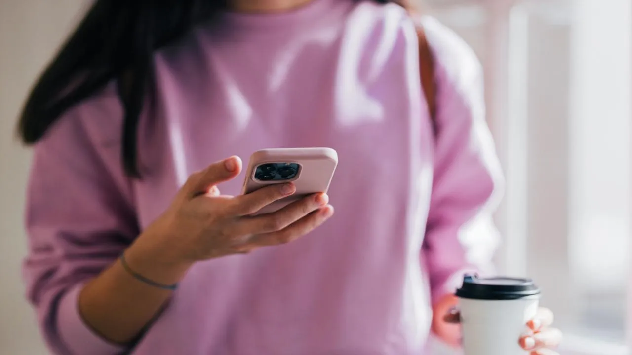 Любовь и мошенники: психолог назвала «красные флаги» при онлайн-знакомствах