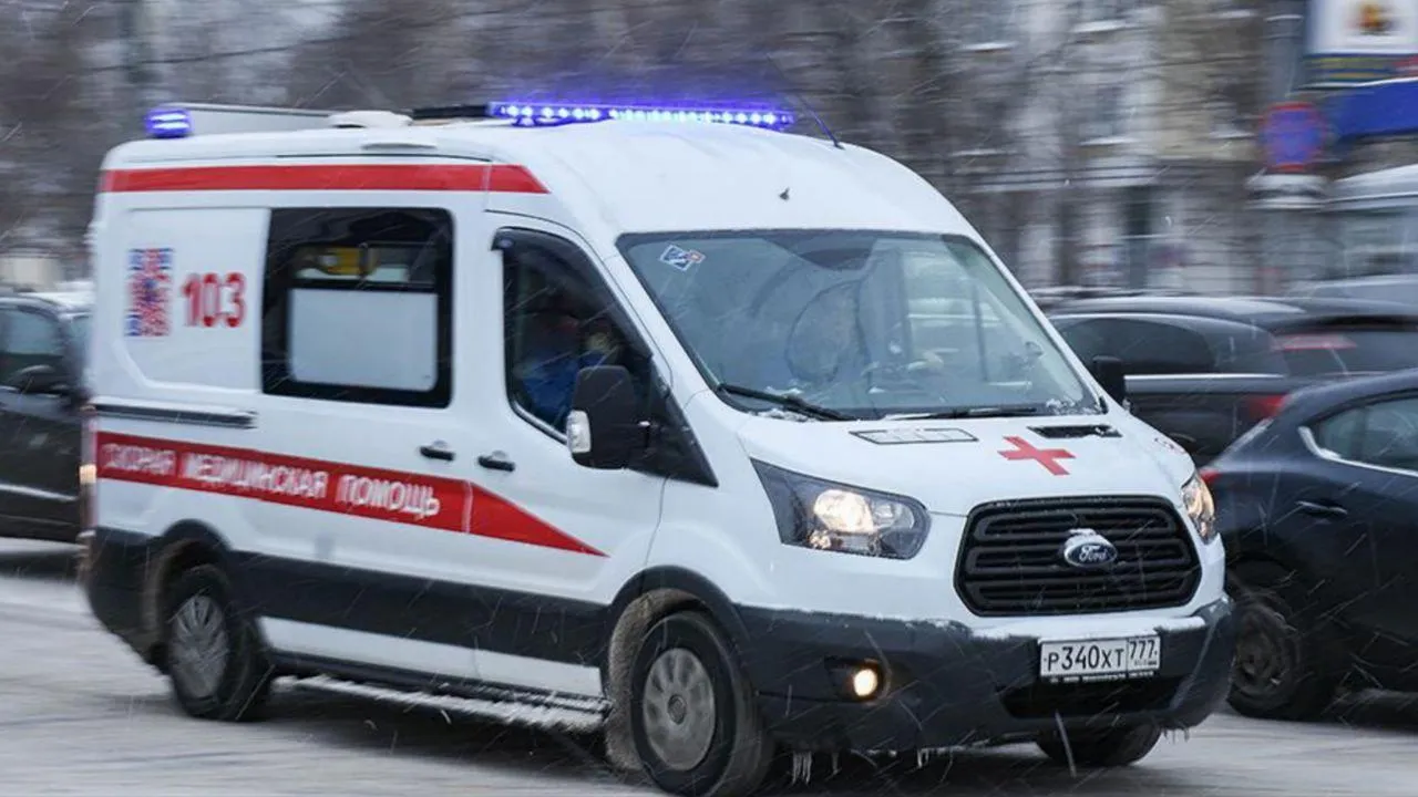 После атаки БПЛА в Домодедове погиб охранник и сгорели автомобили