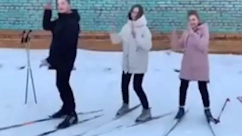 Школьники на лыжах из Чехова очаровали Ольгу Бузову 