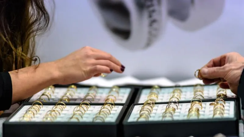 В Петербурге женщина потеряла в фитнес-клубе кольцо стоимостью 700 тысяч рублей