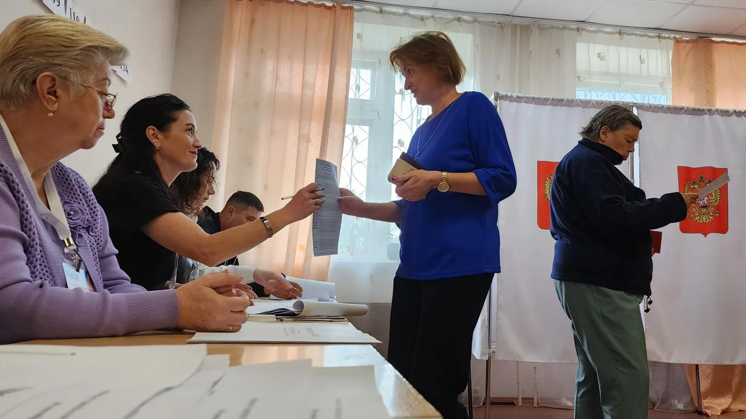 Фото: Мособлизбирком/ Жителям Домодедова рассказали о подготовке информаторов к поквартирному (подомовому) обходу избирателей