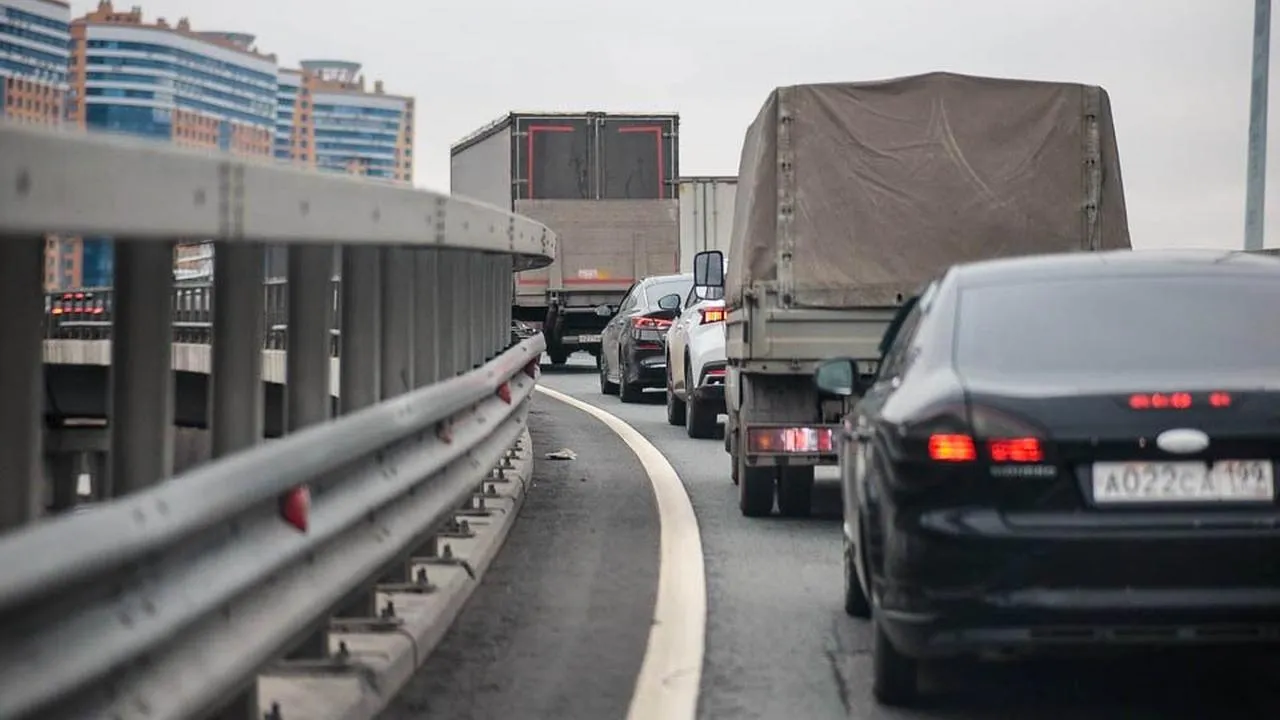 В семи регионах автовладельцам придется платить повышенный транспортный налог