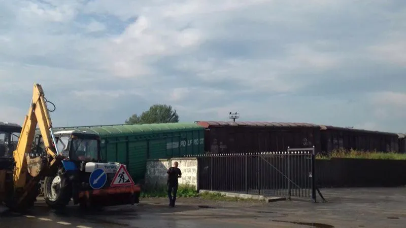 Сошедший с рельсов поезд перекрыл дорогу в Егорьевске