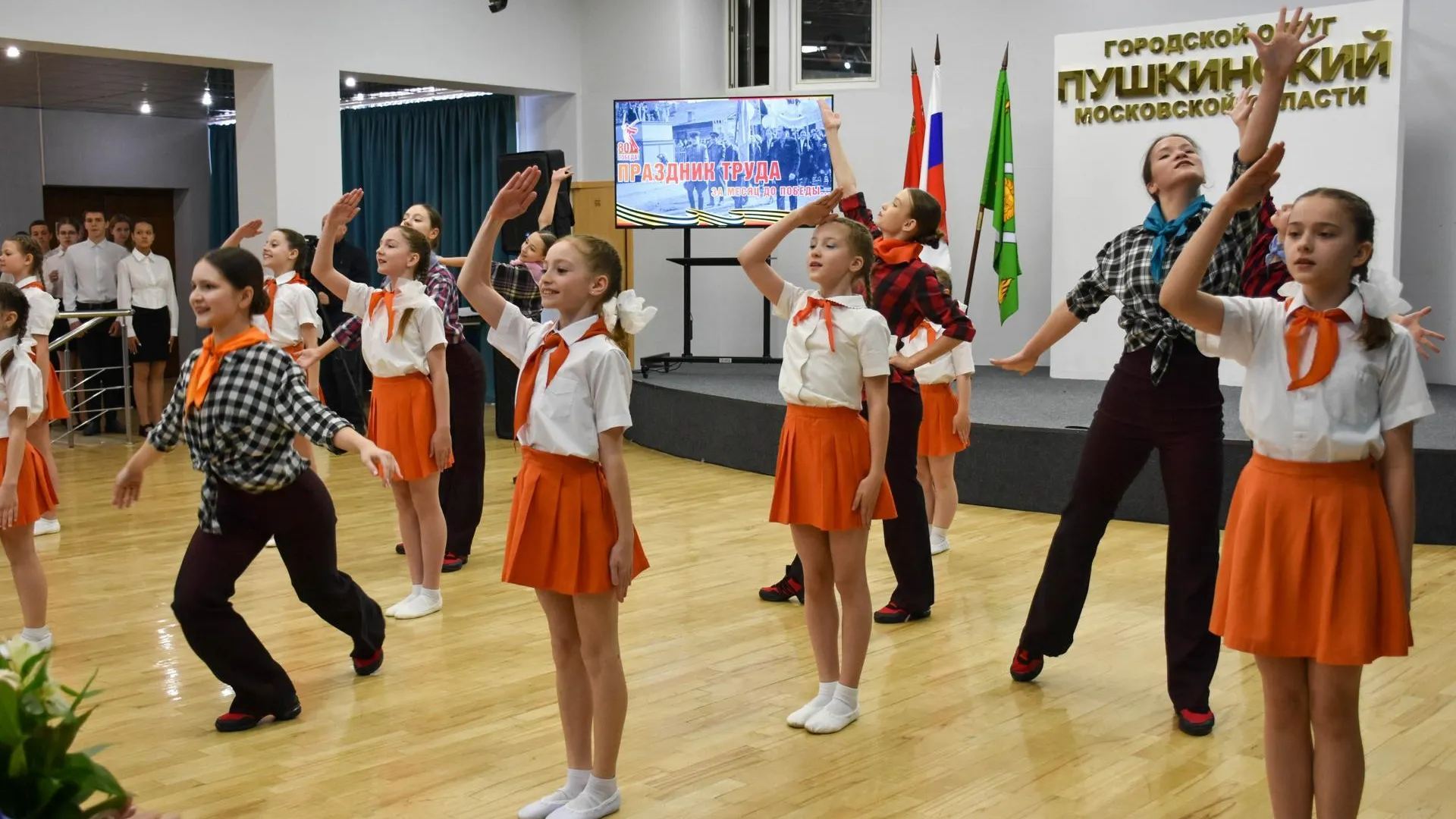 В празднике труда «Один месяц до Победы» в Ивантеевке поучаствовало более 70 человек