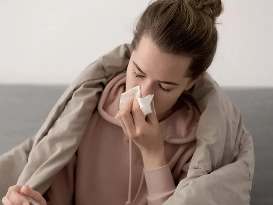 Отменять встречу или караоке не придется: как быстро «реанимировать» больное горло