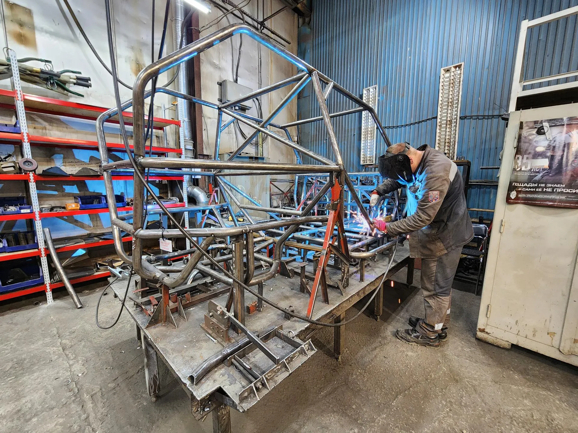 Производство скоростных автовездеходов. Фото: Наталья Дорошева