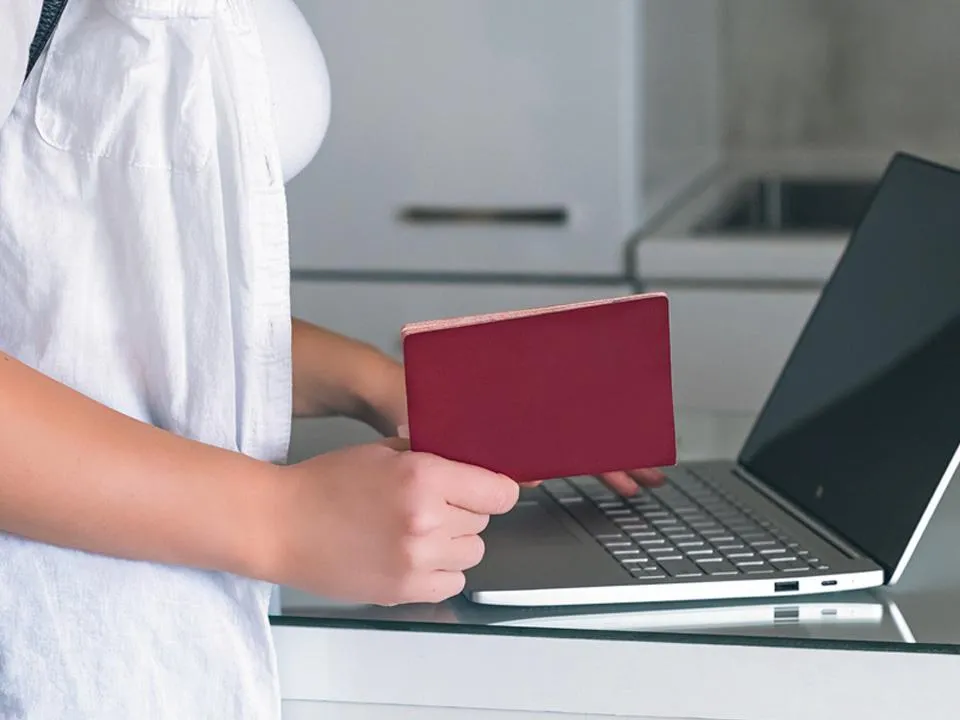 «Оказались» в санкционных списках: как Apple нарушает собственные правила, блокируя россиян