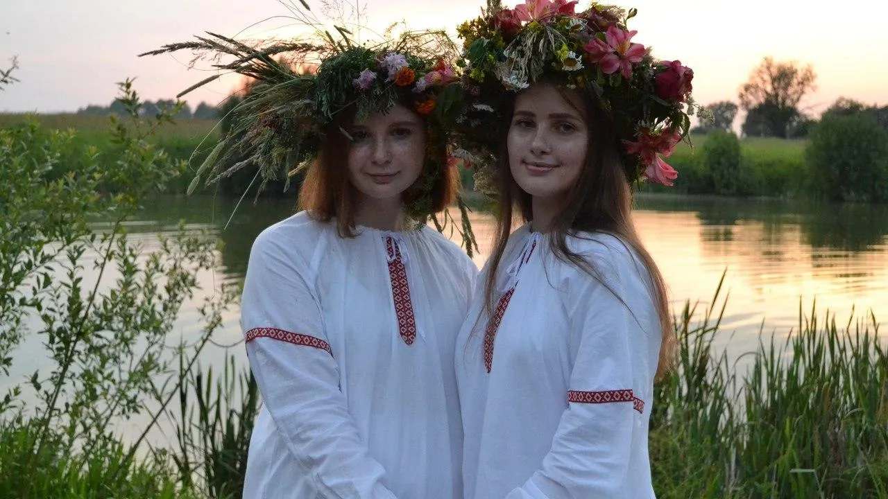 Прыжки через костер, хороводы и венки: в Воскресенске прошел праздник Ивана Купалы