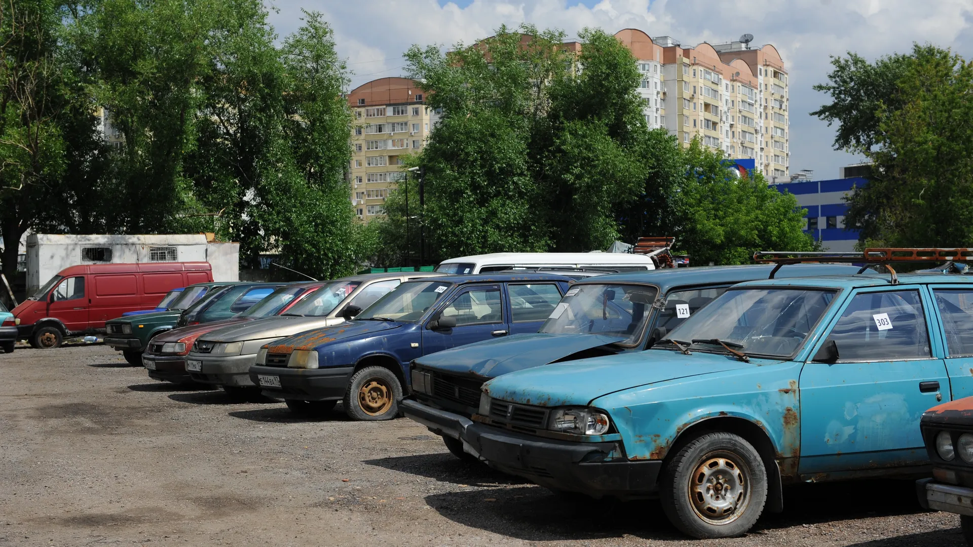 Утилизация бесхозных автомобилей в Москве