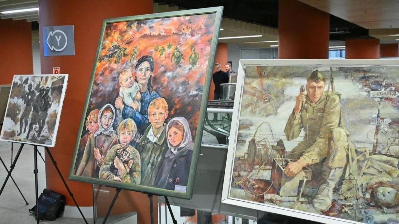Тридцать работ представили на выставке «Дорогами Великой Победы» в Мособлдуме