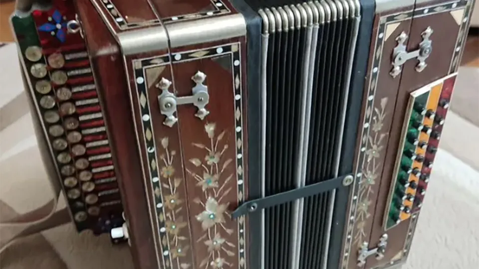 Фото: городская доска объявлений