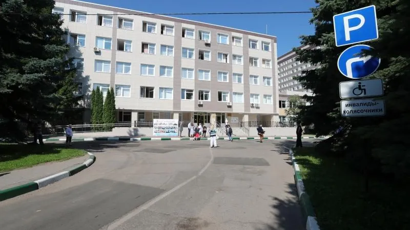 Удобная навигация, ликвидация очередей: губернатор осмотрел больницу в Красногорске