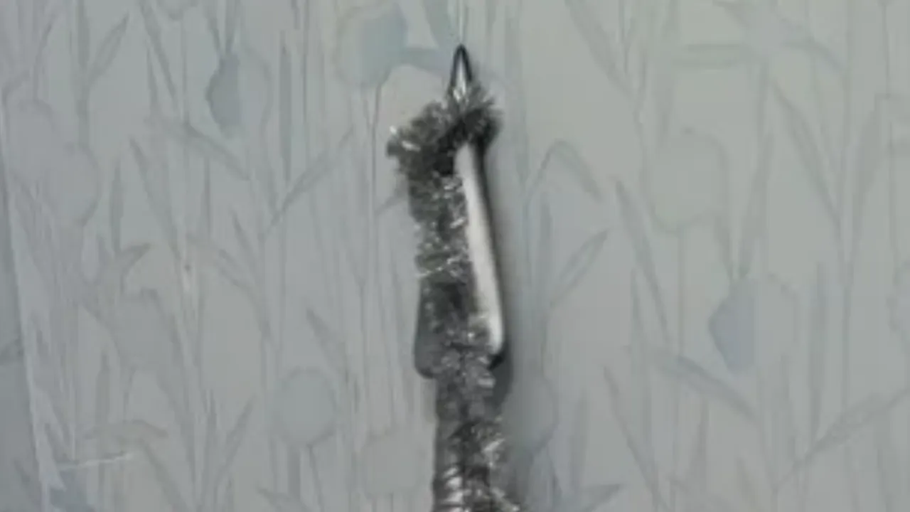 Тематическое изображение. Городская доска объявлений