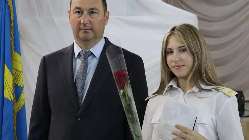 На фото глава округа Сергей Мужальских и Виктория Косухина. Фото: пресс-служба администрации г.о. Ступино