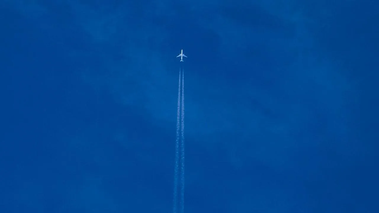 В Бразилии частный самолет потерпел крушение в жилом районе