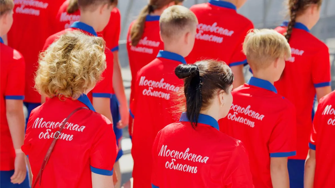 Спортсмены и спортивные семьи Подмосковья поучаствовали в параде-шествии на ВДНХ