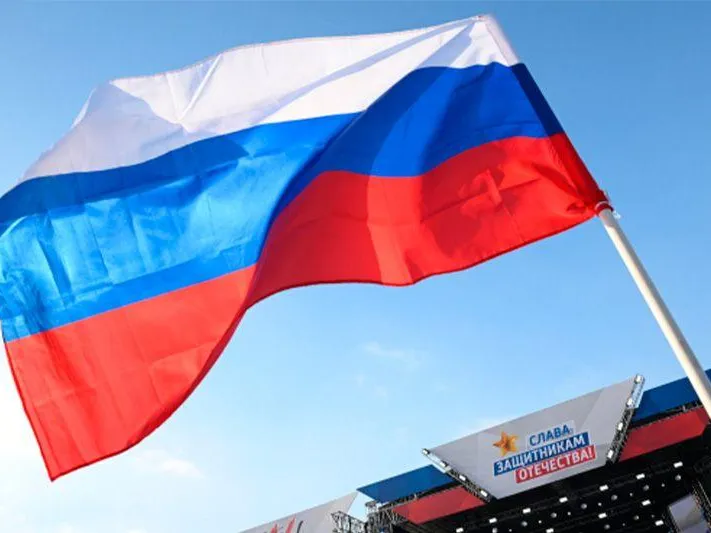 «Безликие» депутаты, несудимые таксисты, дорогие сигареты: какие нововведения вступили в силу в РФ