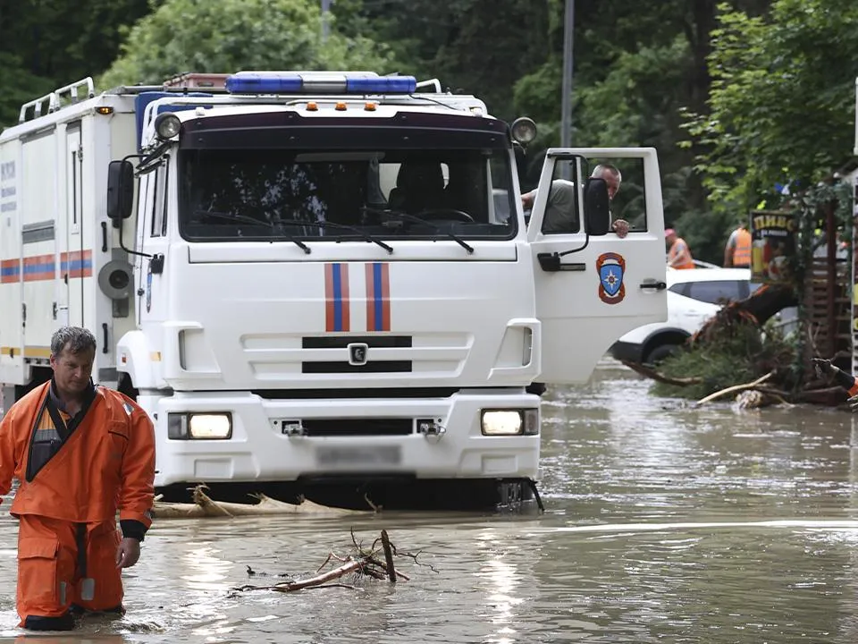 «На улицу выйти можно»: в Сочи не удивились чрезвычайной ситуации