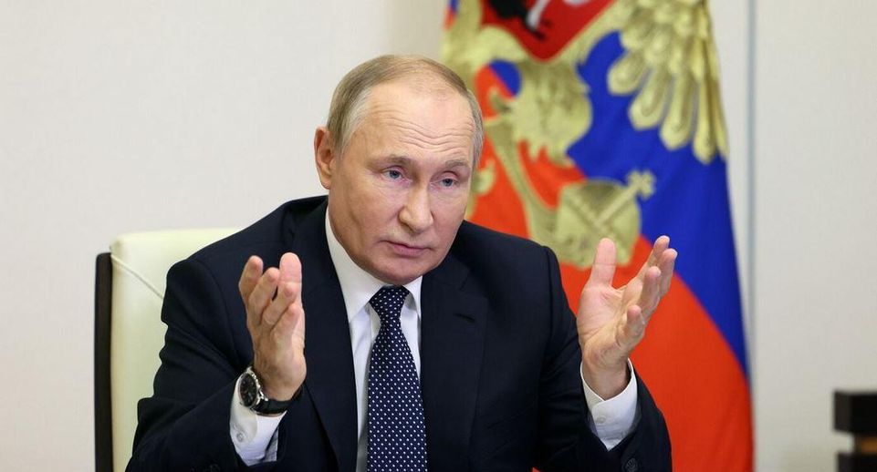 Экс-премьер Украины Азаров заявил, что в Киеве так и не поняли Путина