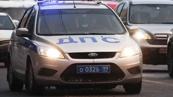 В Башкирии иномарка врезалась в автомобиль ДПС