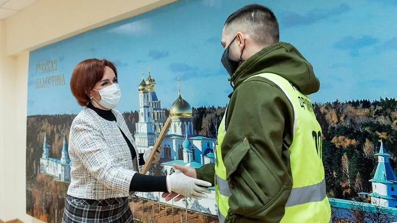 Глава г. о. Истра вручила награды дружинникам