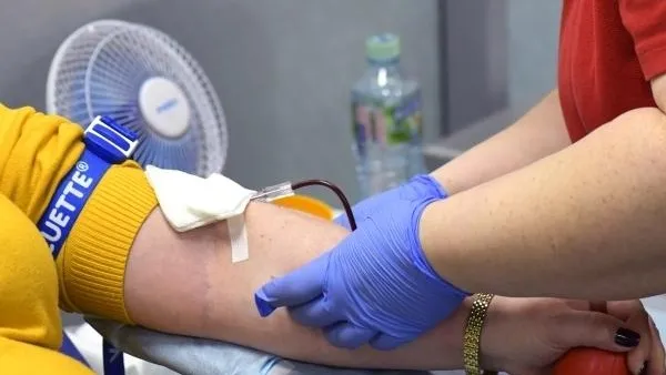 Жители Люберец сдают кровь для девушки, которую сбила «Газель»