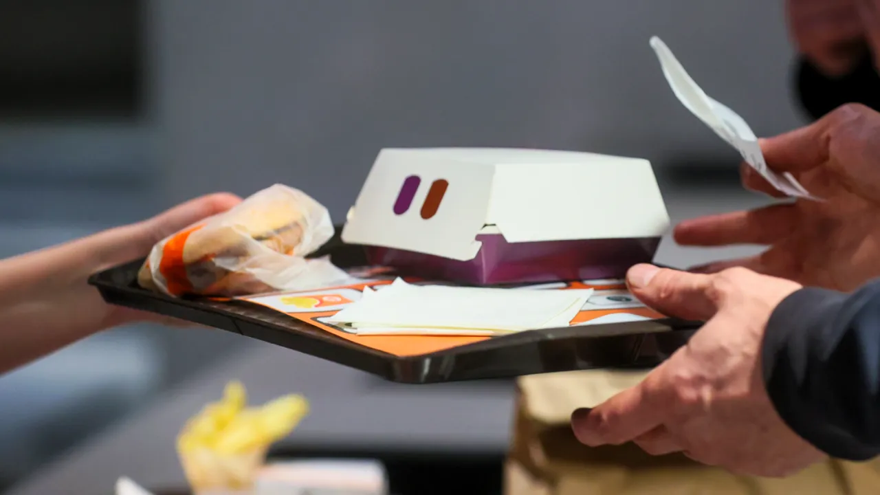 «Чуть дороже — и точка»: бывший McDonald’s повышает цены