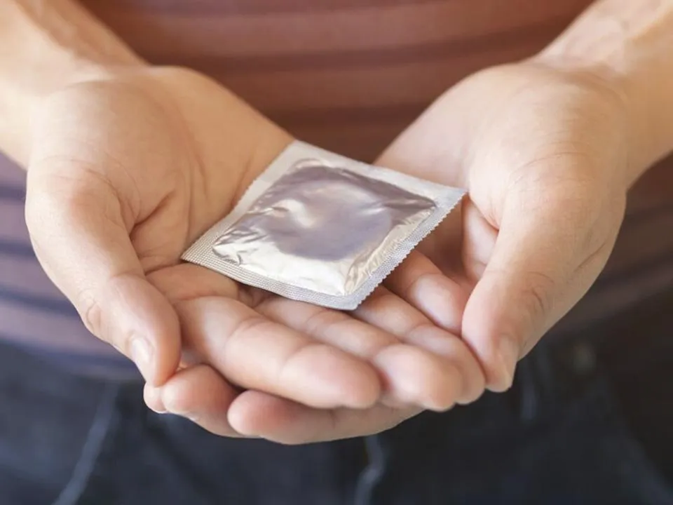 Автоматы с презервативами предложили установить в российских школах