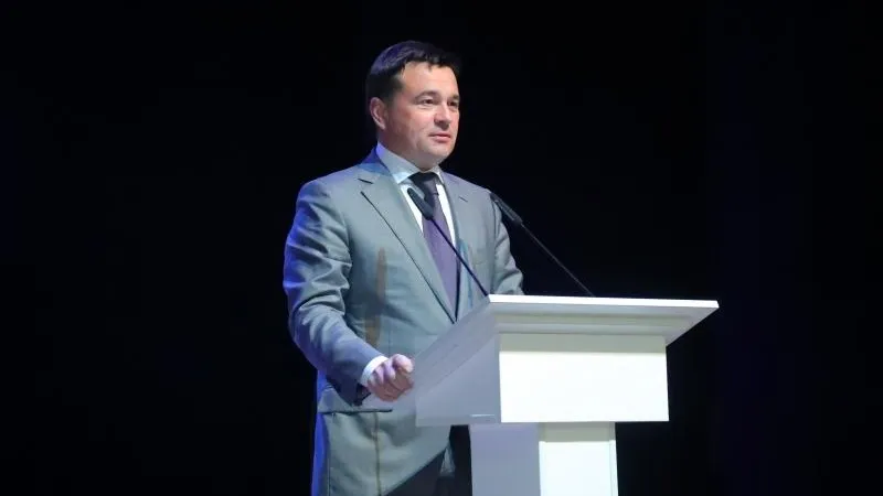 Набирать обороты и внедрять инновации: губернатор наградил сотрудников Луховицкого авиазавода
